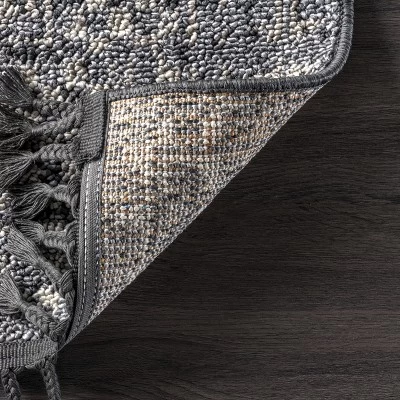 NuLOOM Claudia Diamond Tassel Area Rug 6 NuLOOM Claudia Diamond Tassel Area Rug - Image 6