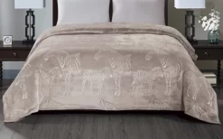 Luxurious And Plush Zebra Jacquard Bed Cover