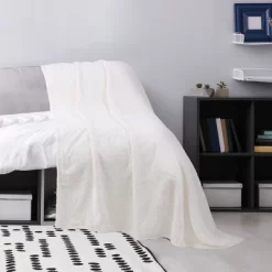 PiccoCasa New Luxury Leaves Fulls Fleece Warm Large Sofa Throw Blankets -Home Series Shop GUEST e1198f2d 3f9d 4e60 ad5e ad9cc7c7094b